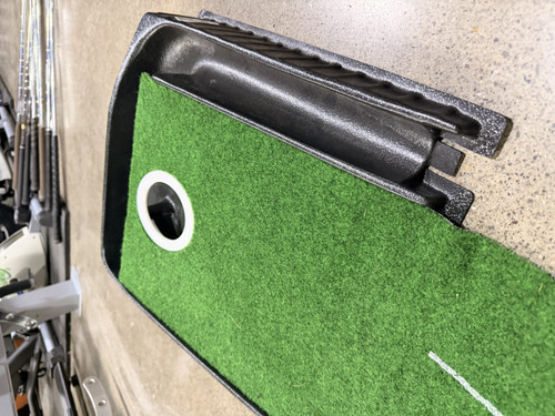 Vist Large View of Product Image Which is Used SKLZ PUTTING GREEN Putting Aid