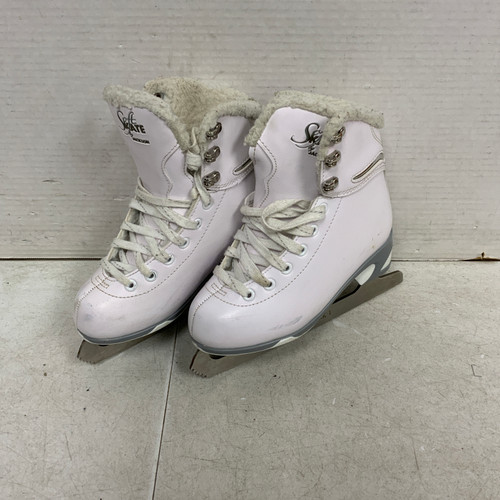 Vist Large View of Product Image Which is Used Jackson SOFT SKATE Girls Figure Skate White Junior 01