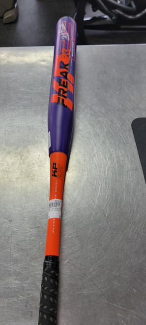 Vist Large View of Product Image Which is Used Miken FREAK 23 KYE PEARSON MAX LOAD BB/SB Slowpitch Bat 34"