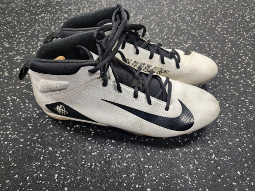 Vist Large View of Product Image Which is Used Nike HUARACHE 7 LAX Cleats Mens Black And White Senior 13