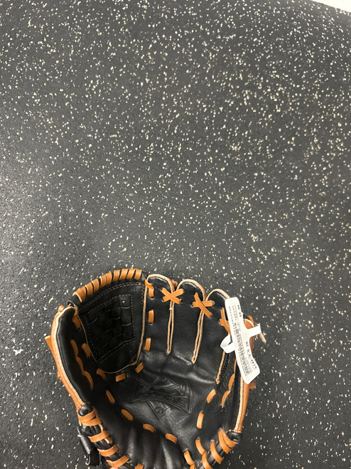 Vist Large View of Product Image Which is Used Adidas TS9500BR BB/SB Glove RH Throw Black 9 1/2"