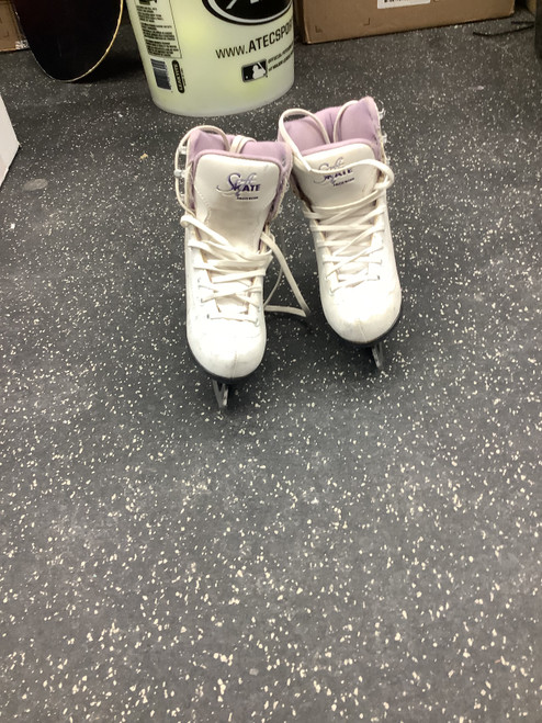 Vist Large View of Product Image Which is Used Jackson SOFT SKATE Girls Figure Skate White Youth 13.0