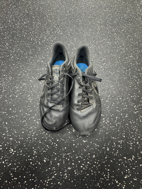 Vist Large View of Product Image Which is Used Nike TIEMPO Soccer Cleats Black Senior 5.5