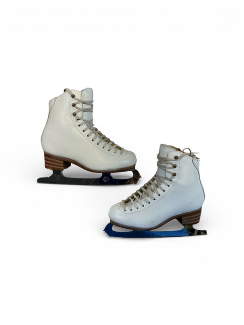Vist Large View of Product Image Which is Used Jackson FREESTYLE Girls Figure Skate White Junior 02.5
