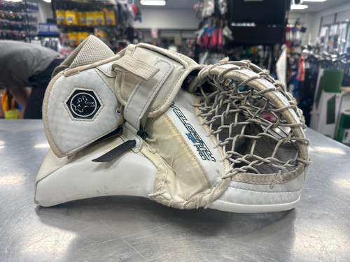 Vist Large View of Product Image Which is Used Vaughn VELOCITY XP PRO V9 Senior Goalie Catcher White