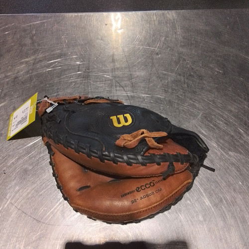 Vist Large View of Product Image Which is Used Wilson A500 BB/SB Catchers LH Throw Black 32"