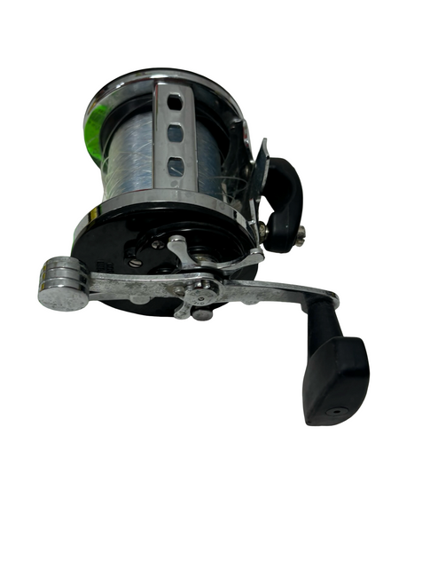 Vist Large View of Product Image Which is Used Penn JIG MASTER 500 Fishing Reel