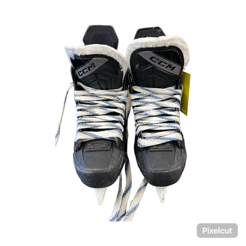 Vist Large View of Product Image Which is Used CCM JETSPEED FT675 Intermediate Hockey Skate Intermediate 4.5