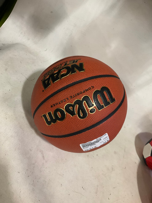 Vist Large View of Product Image Which is Used Wilson JETPRO Basketball Womens Indoor 27 1/2"