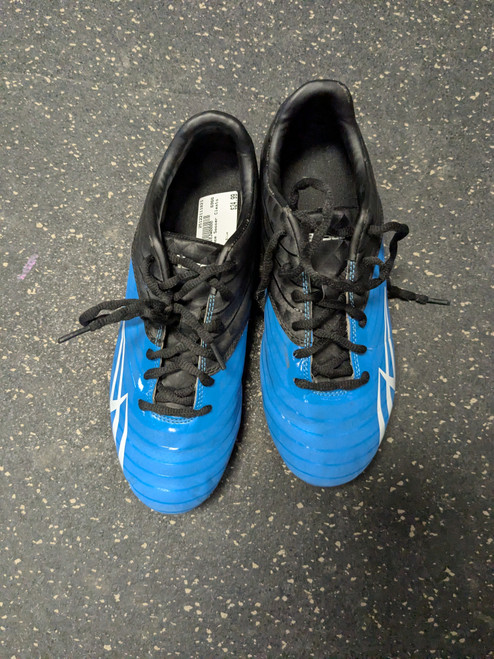 Vist Large View of Product Image Which is Used New Balance Soccer Cleats Royal Blue Junior 06