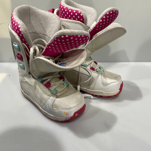 Vist Large View of Product Image Which is Used Firefly SNOWBOARD BOOT Girls Snowboard Boots White Junior 01
