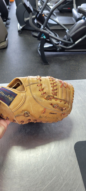 Vist Large View of Product Image Which is Used Spalding 43-483 FRED WHITFIELD BB/SB First Base RH Throw Brown 12"