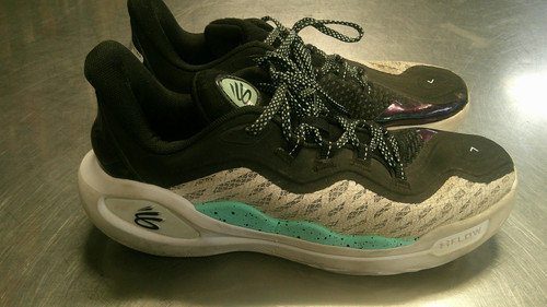 Vist Large View of Product Image Which is Used Under Armour Basketball Shoes M Black Senior 9