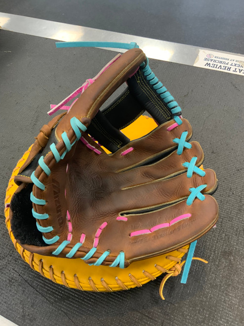 Vist Large View of Product Image Which is Used Mizuno CLASSIC PRO GCP555S2 BB/SB Glove RH Throw Brown And Black 11 3/4"