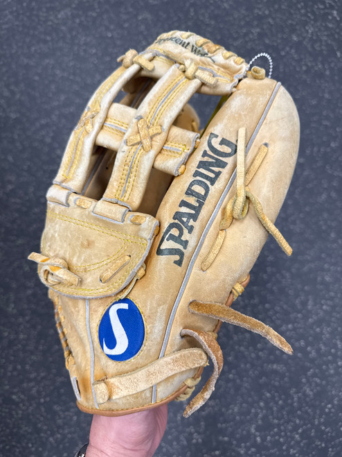 Vist Large View of Product Image Which is Used Spalding CANTON BB/SB Glove RH Throw Brown 14"