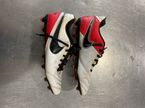 Vist Large View of Product Image Which is Used Nike TIEMPO CLEATS Soccer Cleats Red Senior 7.5