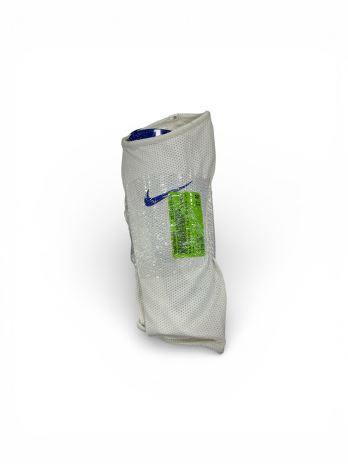 Vist Large View of Product Image Which is Used Nike Soccer Shin Guards Junior White Junior