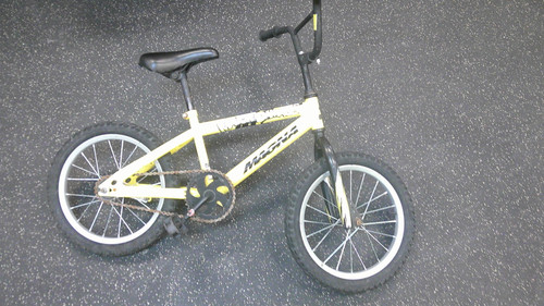 Vist Large View of Product Image Which is Used Magna MAJOR DAMAGE BMX Bike Boys Yellow 16"