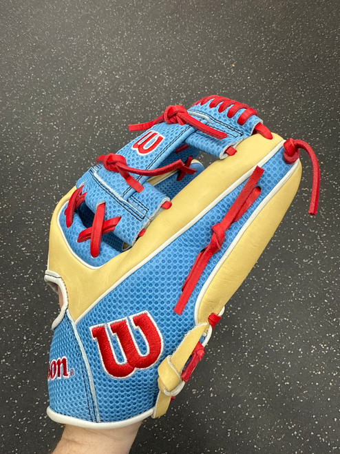 Vist Large View of Product Image Which is NEW Wilson SC75 A2000 BB/SB Glove RH Throw Royal Blue 11 3/4"