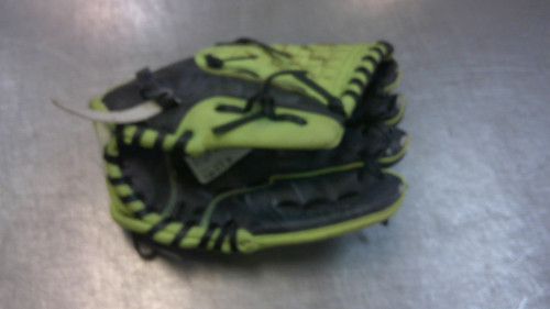 Vist Large View of Product Image Which is Used Ortiz34 BB/SB Glove RH Throw Green 9 1/2"