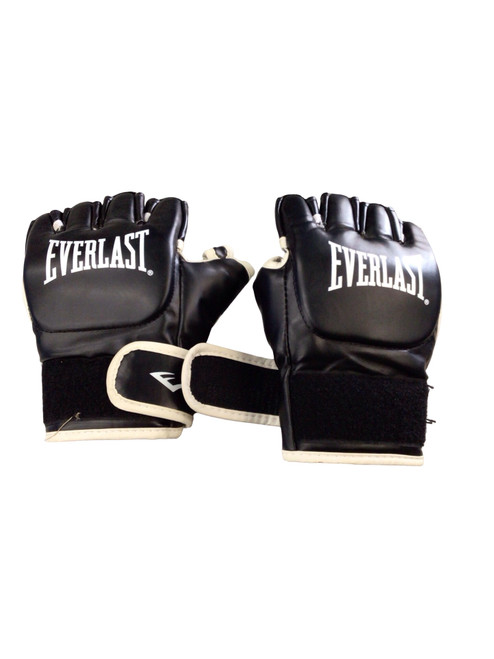 Vist Large View of Product Image Which is Used Everlast Heavy Bag Gloves Black S/M