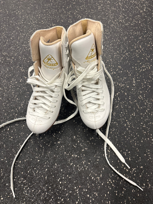 Vist Large View of Product Image Which is Used Jackson MYSTIQUE Girls Figure Skate White Junior 01.5