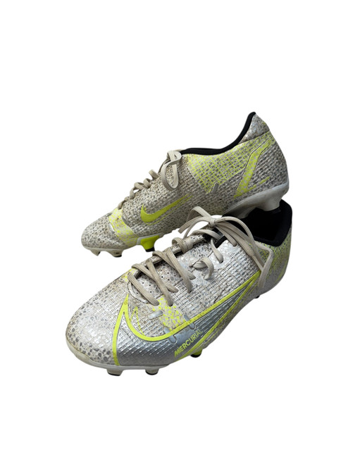 Vist Large View of Product Image Which is Used Nike Mercurial Soccer Cleats - Size Junior 4