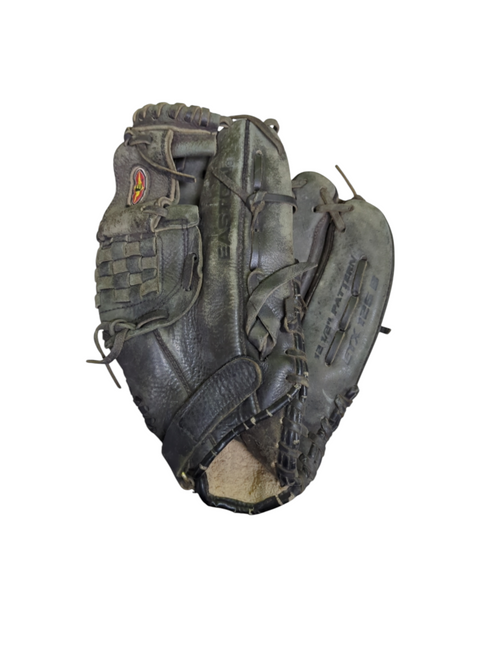 Vist Large View of Product Image Which is Used Easton MAGIC BB/SB Glove RH Throw Black 12 1/2"