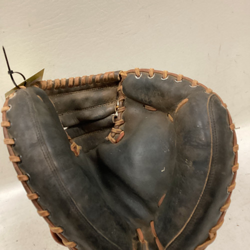 Vist Large View of Product Image Which is Used Rawlings DUAL WING BB/SB Catchers RH Throw Brown And Black 33 1/2"