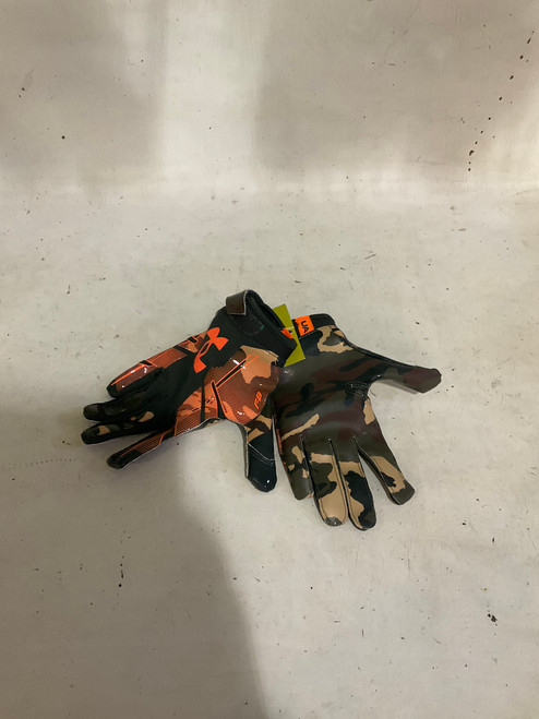 Vist Large View of Product Image Which is Used Under Armour FB GLOVES YTHMD FB Gloves Orange MD