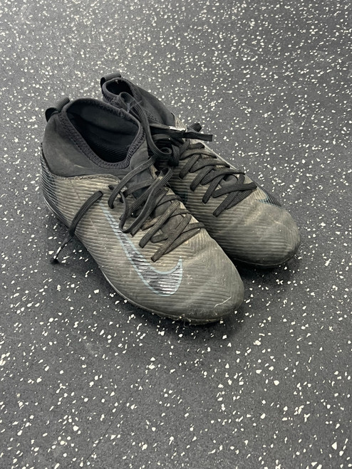 Vist Large View of Product Image Which is Used Nike Soccer Cleats Black Junior 02