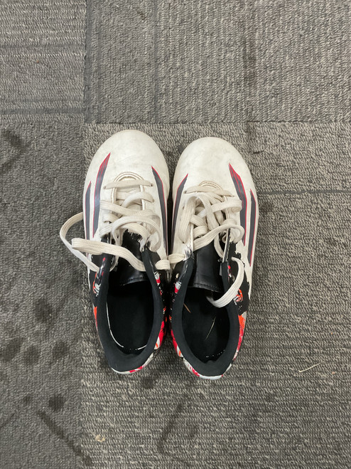 Vist Large View of Product Image Which is Used Adidas Soccer Cleats White Junior 01