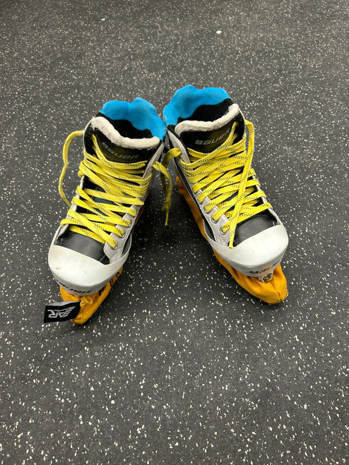 Vist Large View of Product Image Which is Used Bauer REACTOR 5000 Junior Goalie Skate Junior 02.5