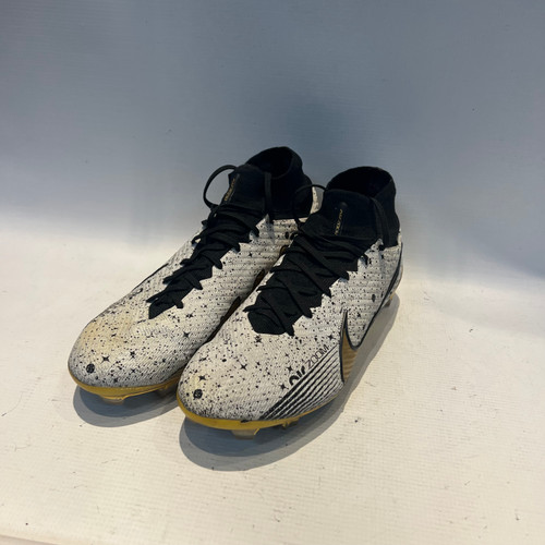 Vist Large View of Product Image Which is Used Nike Soccer Cleats White Senior 12