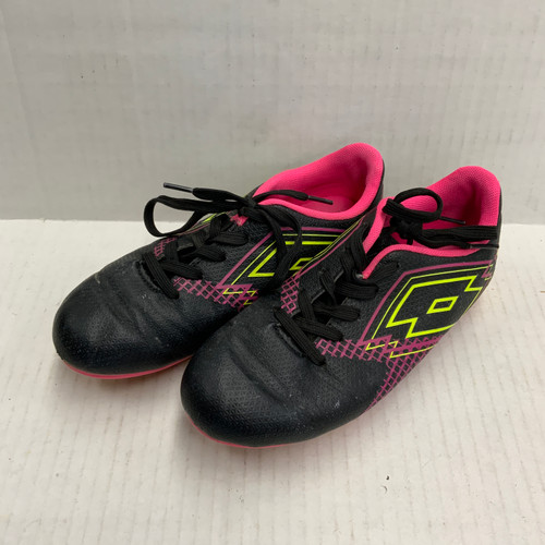 Vist Large View of Product Image Which is Used Lotto Soccer Cleats Pink Junior 03