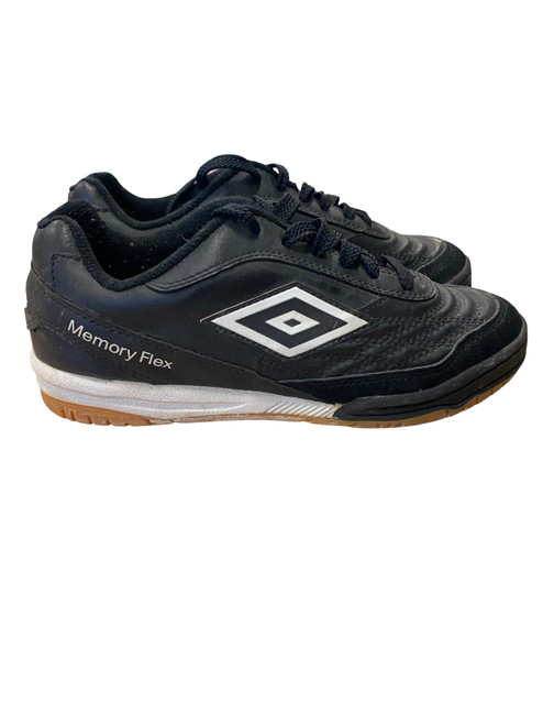 Vist Large View of Product Image Which is Used Umbro Soccer Indoor Shoes Black Senior 6