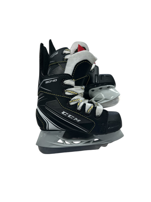 Vist Large View of Product Image Which is Used CCM 9040 TACKS Youth Hockey Skate Youth 08.0