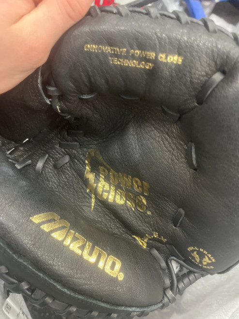 Vist Large View of Product Image Which is Used Mizuno POWER CLOSE BB/SB Catchers RH Throw Black 31 1/2"