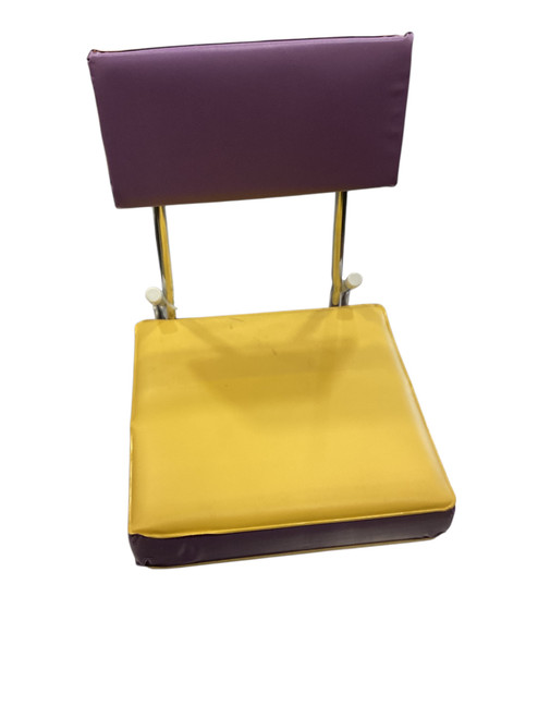 Vist Large View of Product Image Which is Used Stadium Chair Sport Carrier