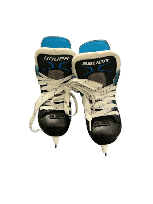 Vist Large View of Product Image Which is Used Bauer XLP Youth Hockey Skate Youth 07.0