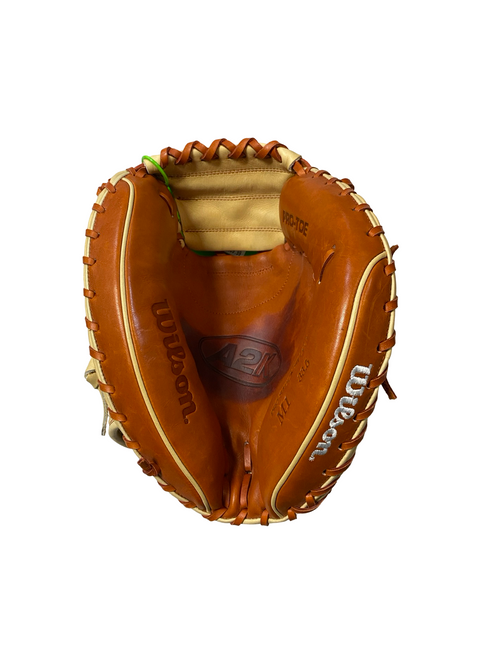 Vist Large View of Product Image Which is Used Wilson PRO STOCK SELECT M1 BB/SB Catchers RH Throw Brown 33 1/2"
