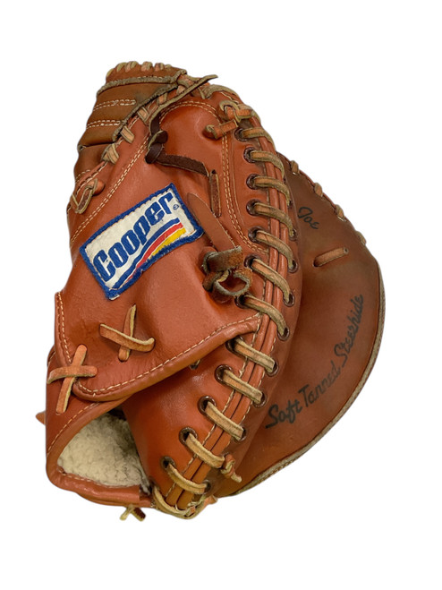 Vist Large View of Product Image Which is Used Cooper 222 BB/SB Catchers RH Throw Brown 30"
