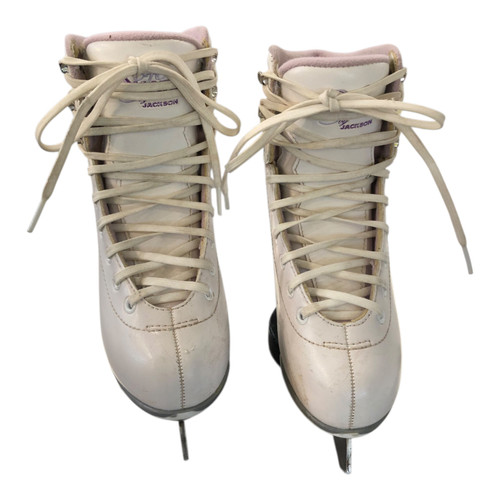 Vist Large View of Product Image Which is Used Jackson SOFT Girls Figure Skate White Junior 02