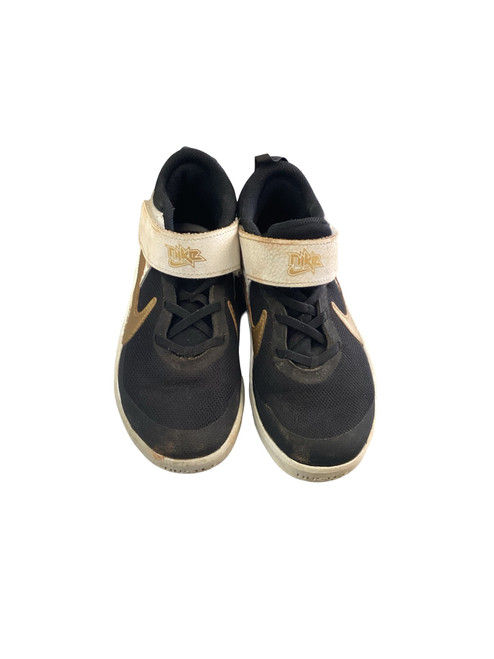 Vist Large View of Product Image Which is Used Nike Basketball Shoes Y Black And White Junior 02