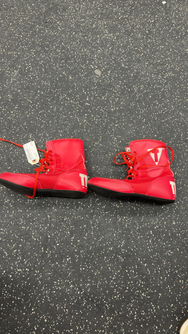 Vist Large View of Product Image Which is Used Title Boxing Shoes Red Senior 5