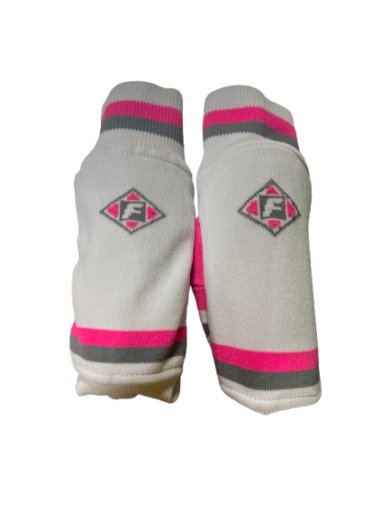 Vist Large View of Product Image Which is Used YOUTHY SOCCER SHINGGUARDS WITH SOCKS Soccer Shin Guards Youth Pink And White XS