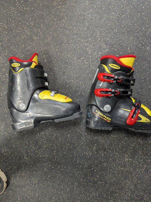Vist Large View of Product Image Which is Used Head CARVE Boys DH Ski Boot None 235 MP - J05.5 - W06.5