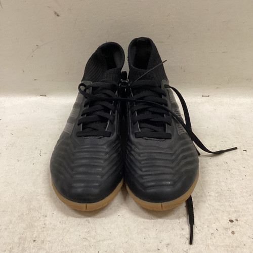 Vist Large View of Product Image Which is Used Adidas PREDATOR Soccer Indoor Shoes Black Junior 04