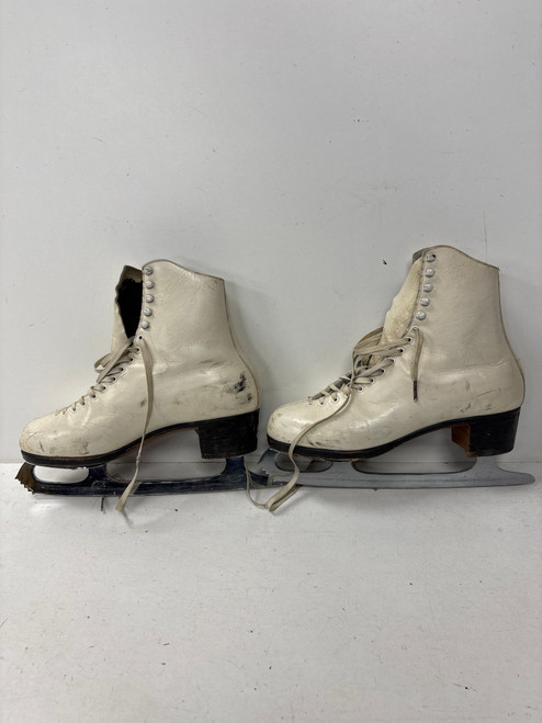 Vist Large View of Product Image Which is Used SK WomensFigure Skate White Senior 8