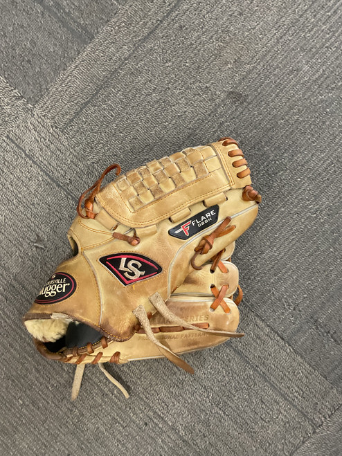 Vist Large View of Product Image Which is Used Louisville Slugger PRO FLARE BB/SB Glove RH Throw Brown 12"